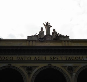 Здание театра в Болоньи - фото 31