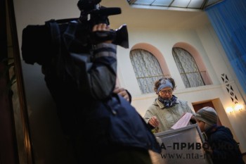 Председатель УИК в Дзержинске пресекла попытку поджога урны