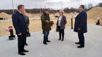 Наталья Назарова посетила строительную площадку нового здания Ардатовской средней школы