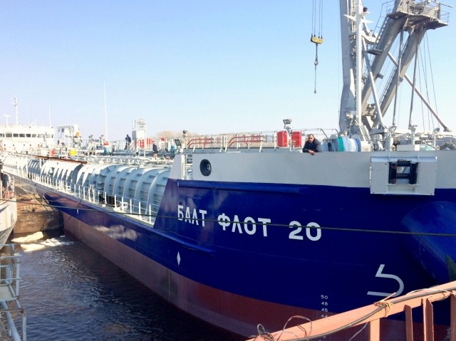 Акт о передаче заказчику построенного на нижегородском заводе "Красное Сормово" танкера "Балт Флот 20" подписан 7 мая