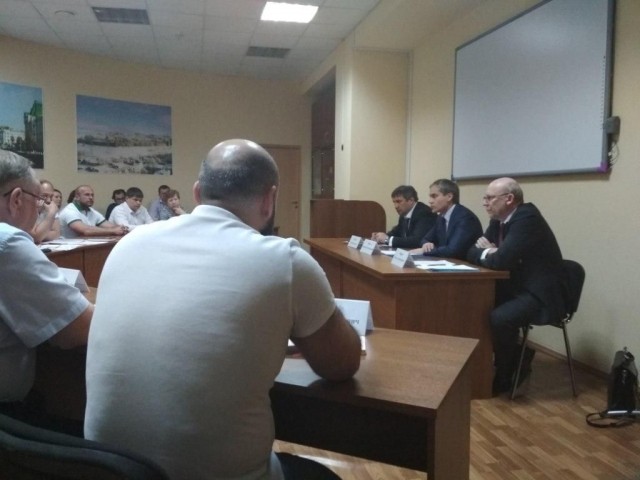 Владимир Панов дал поручение на подъездах домов в Автозаводском районе Нижнего Новгорода разместить информацию, касающуюся перерасчета за отопление