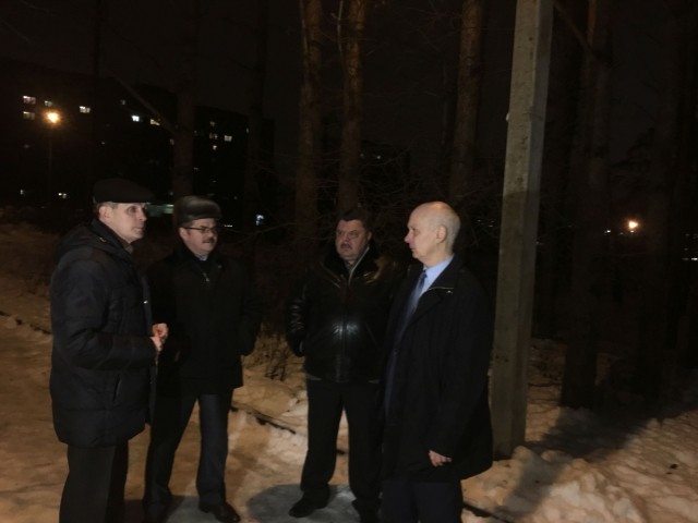 Монтаж освещения прогулочной зоны лесопарка полностью завершен в Арзамасе Нижегородской области