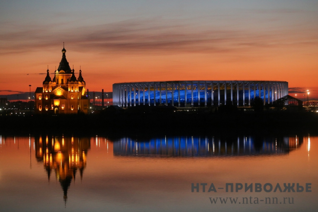 собор Невского и стадион.jpg